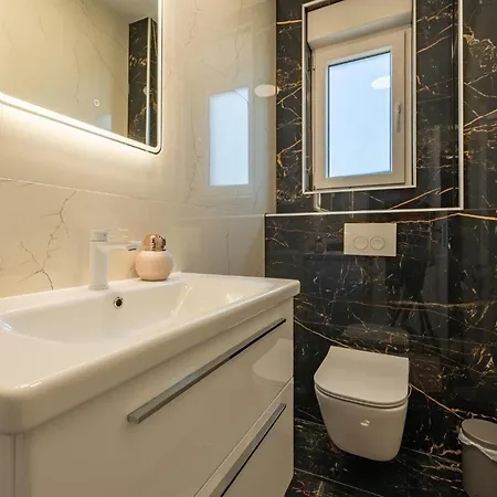 Apartmán Stunning In With House Sea View