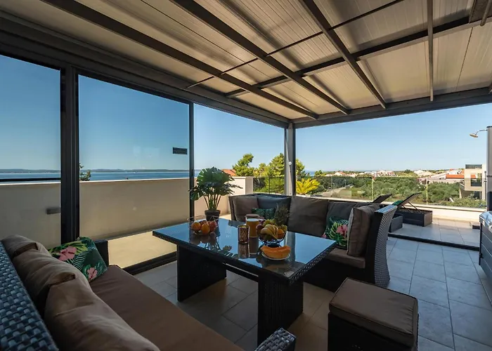 아파트 3 Bedroom Awesome In Kožino