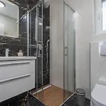 Stunning Apartment In Kozino With House Sea View * Kožino