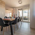 Stunning Apartment In Kozino With House Sea View Διαμέρισμα *