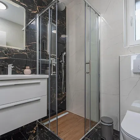 Stunning In With House Sea View * Kožino