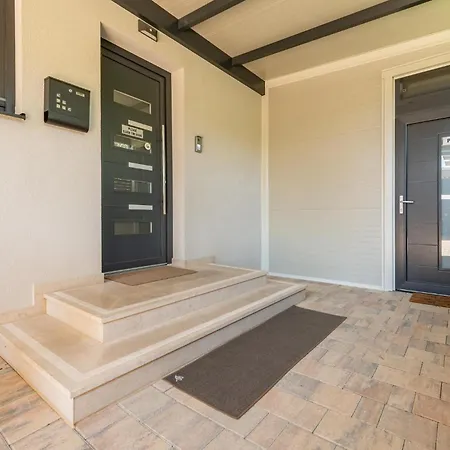 Apartmán Stunning In With House Sea View *