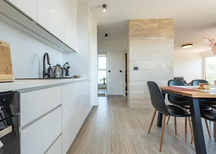3 Bedroom Awesome In Διαμέρισμα